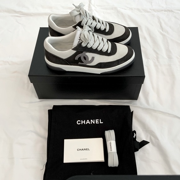 ❤️SOLD Chanel Suede Sneakers - Picture 4 of 6